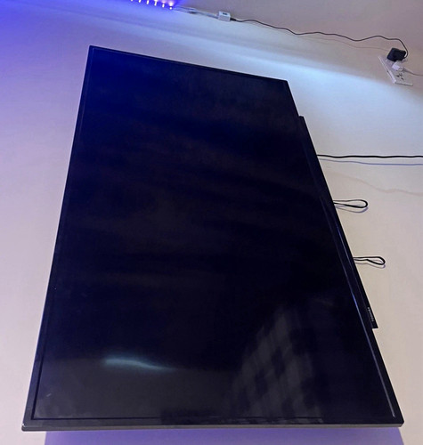 Toshiba 50inch smart - ,